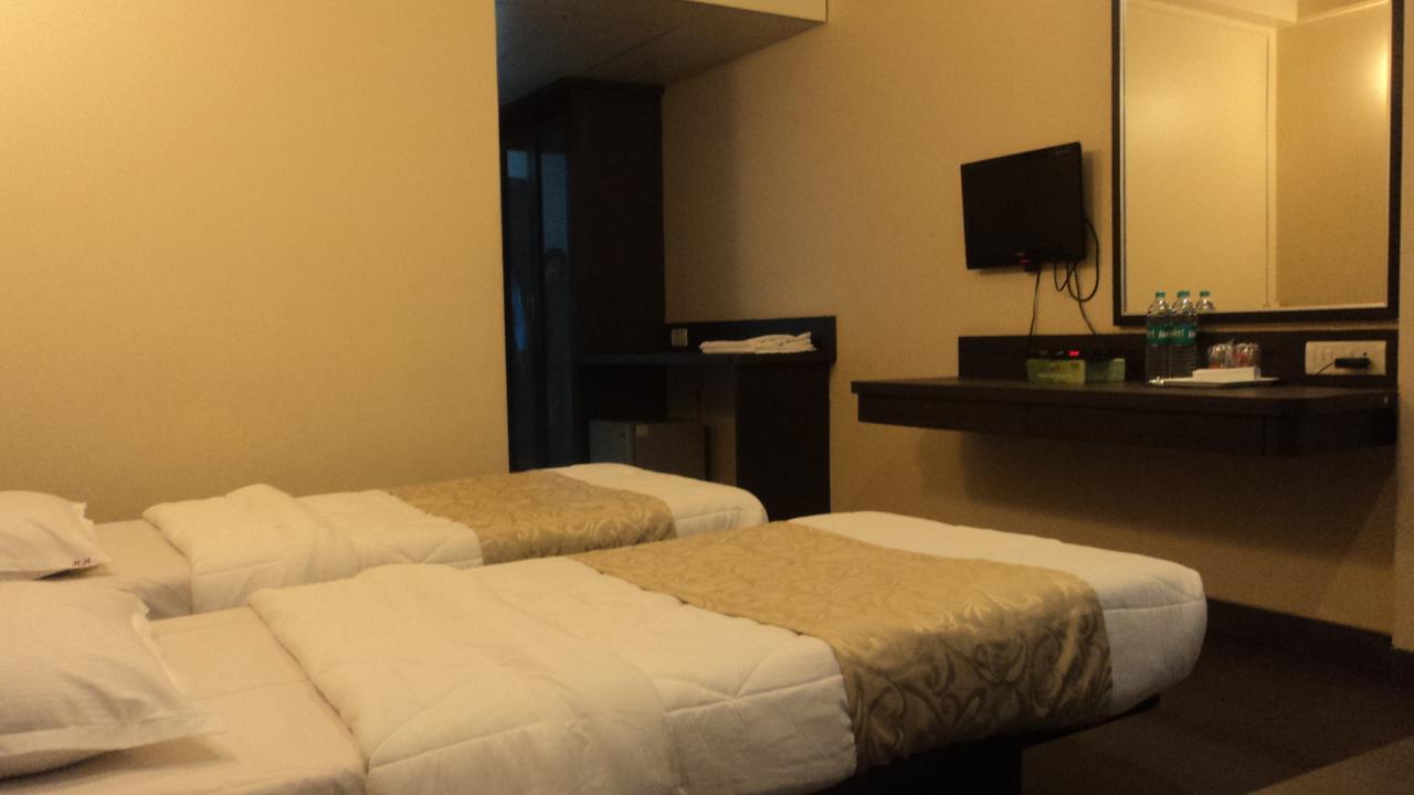 Royal Hills Hotel Bapane Екстериор снимка