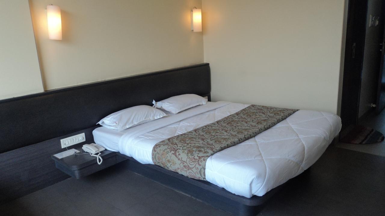 Royal Hills Hotel Bapane Екстериор снимка