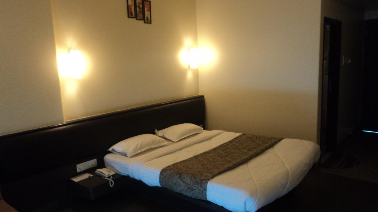 Royal Hills Hotel Bapane Екстериор снимка