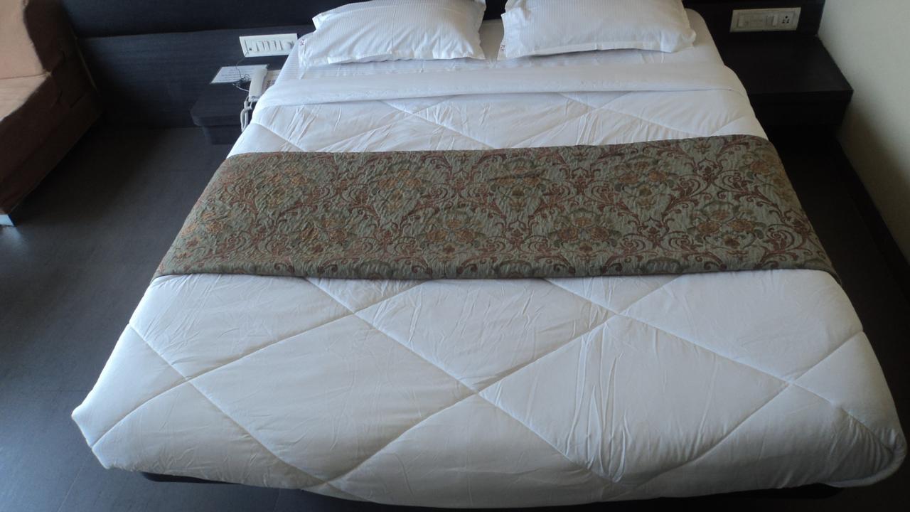 Royal Hills Hotel Bapane Екстериор снимка