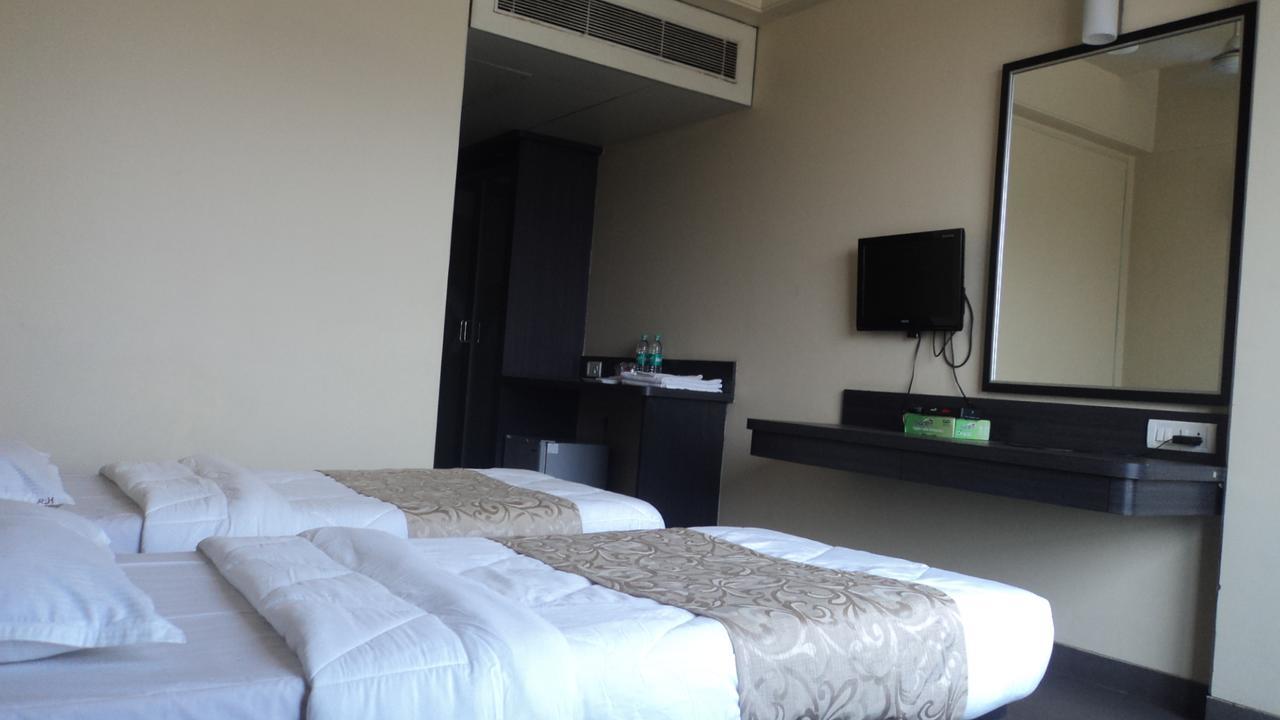 Royal Hills Hotel Bapane Екстериор снимка